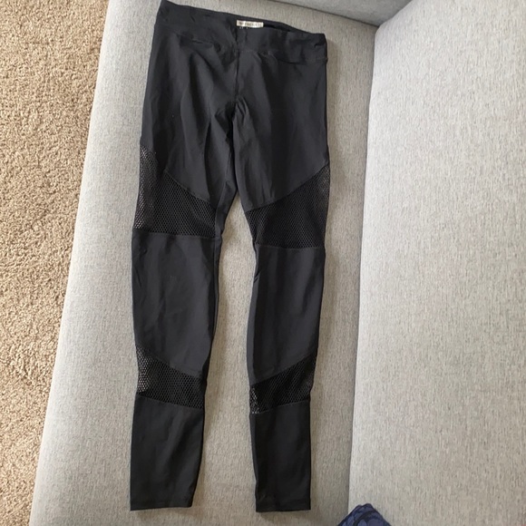 black mesh paneling leggings - Picture 1 of 5